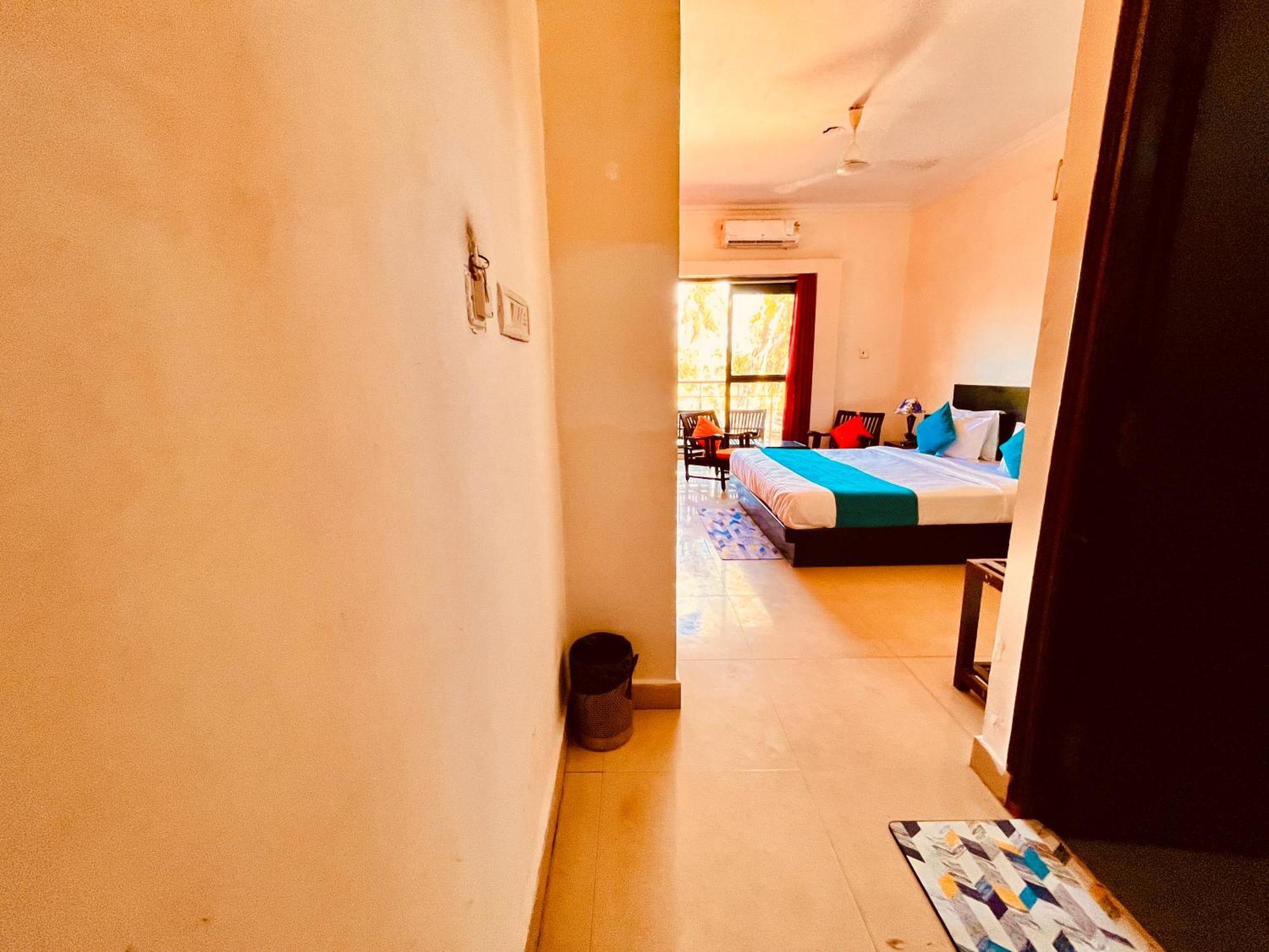 Summer Beach Resort, Goa - #Near Baga Beach #Swimming Pool #Garden #Bar #Lift #Premium Rooms #Property Of The Year #70565-84665 Calangute Ngoại thất bức ảnh