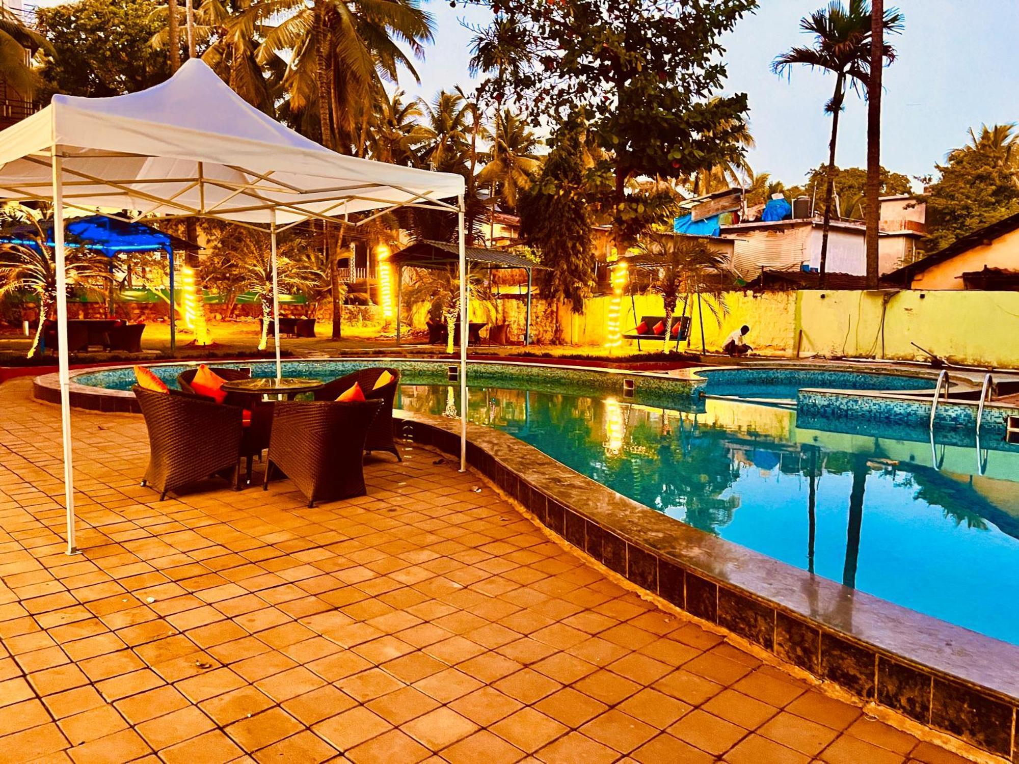 Summer Beach Resort, Goa - #Near Baga Beach #Swimming Pool #Garden #Bar #Lift #Premium Rooms #Property Of The Year #70565-84665 Calangute Ngoại thất bức ảnh