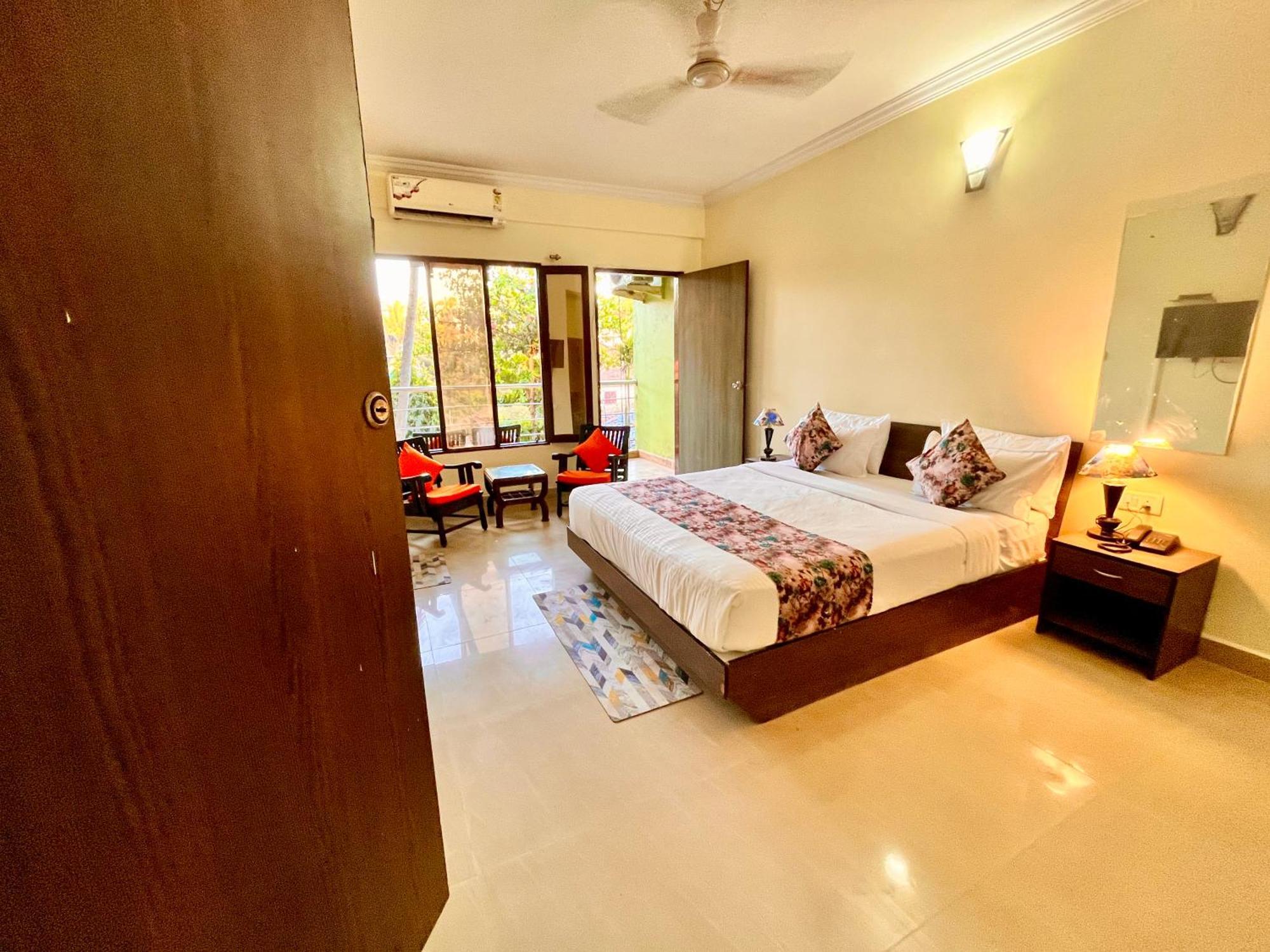 Summer Beach Resort, Goa - #Near Baga Beach #Swimming Pool #Garden #Bar #Lift #Premium Rooms #Property Of The Year #70565-84665 Calangute Ngoại thất bức ảnh