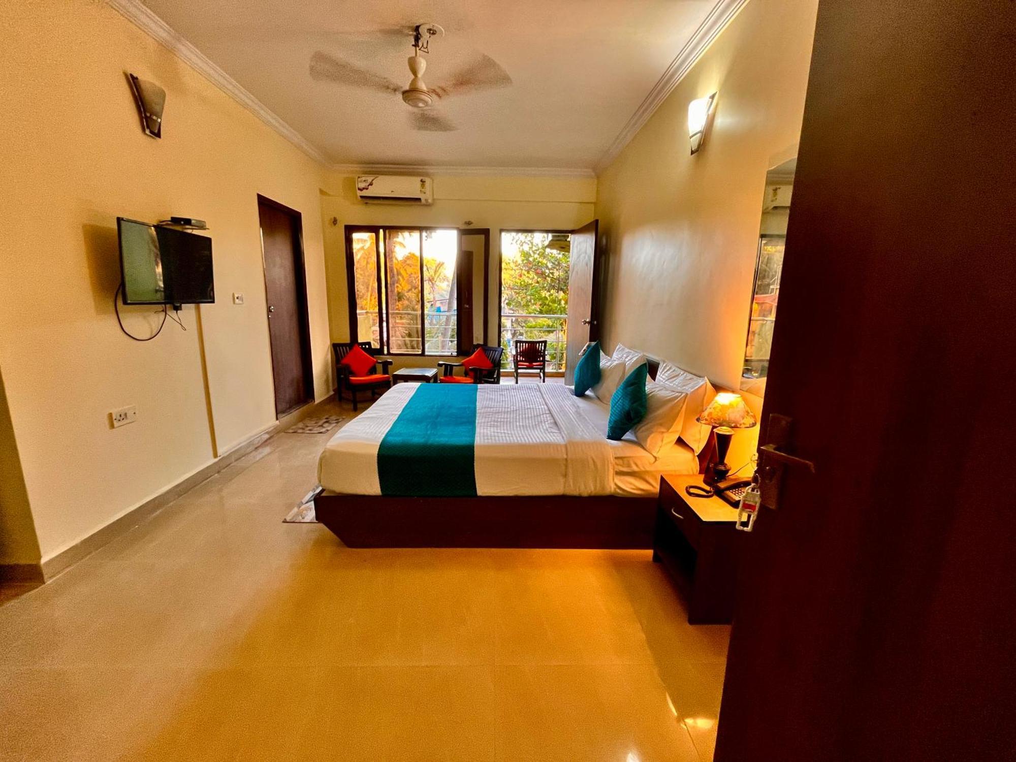 Summer Beach Resort, Goa - #Near Baga Beach #Swimming Pool #Garden #Bar #Lift #Premium Rooms #Property Of The Year #70565-84665 Calangute Ngoại thất bức ảnh