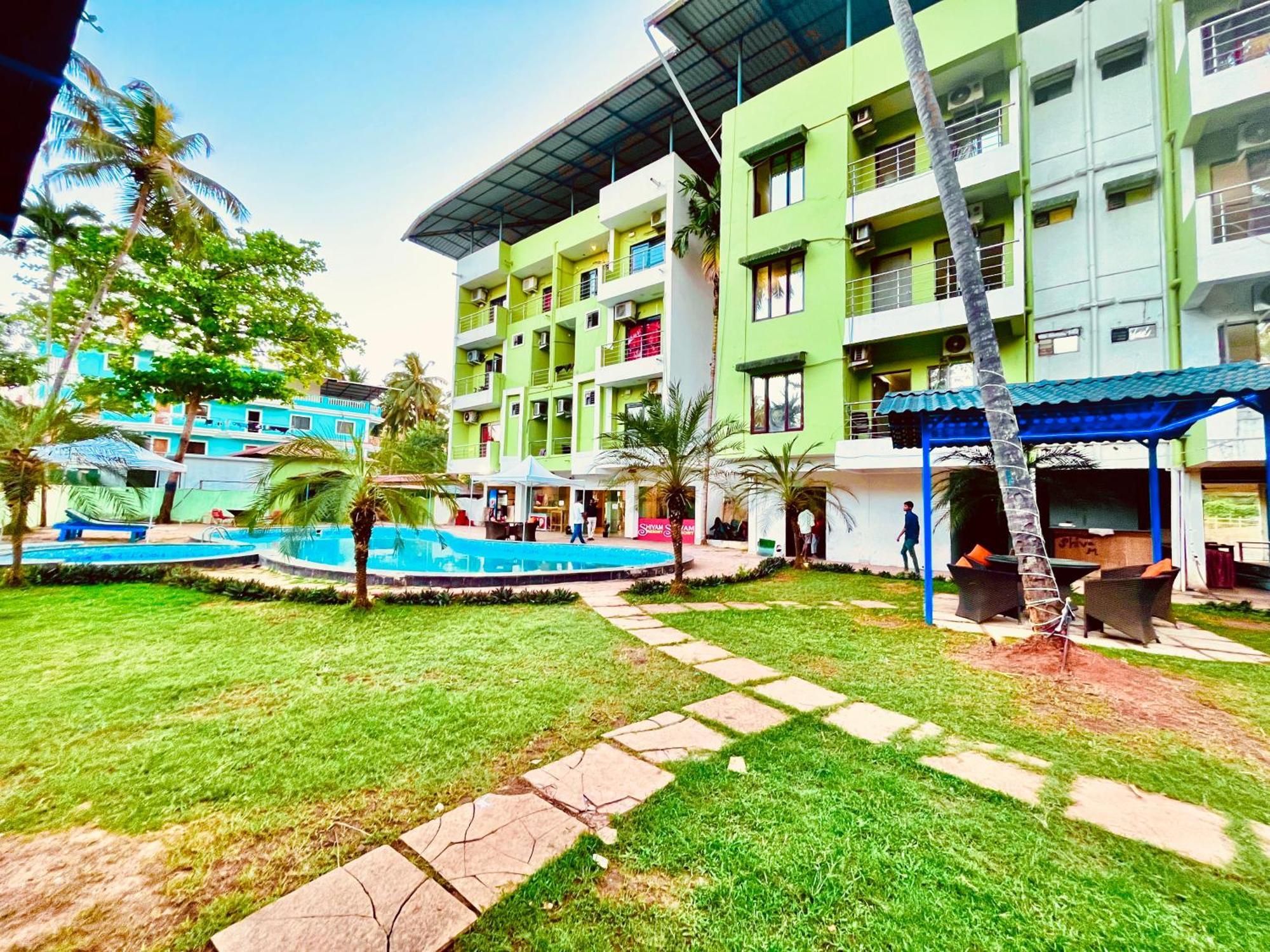 Summer Beach Resort, Goa - #Near Baga Beach #Swimming Pool #Garden #Bar #Lift #Premium Rooms #Property Of The Year #70565-84665 Calangute Ngoại thất bức ảnh