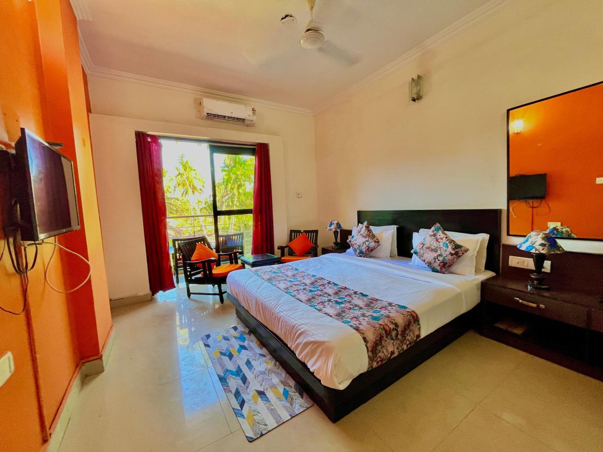 Summer Beach Resort, Goa - #Near Baga Beach #Swimming Pool #Garden #Bar #Lift #Premium Rooms #Property Of The Year #70565-84665 Calangute Ngoại thất bức ảnh