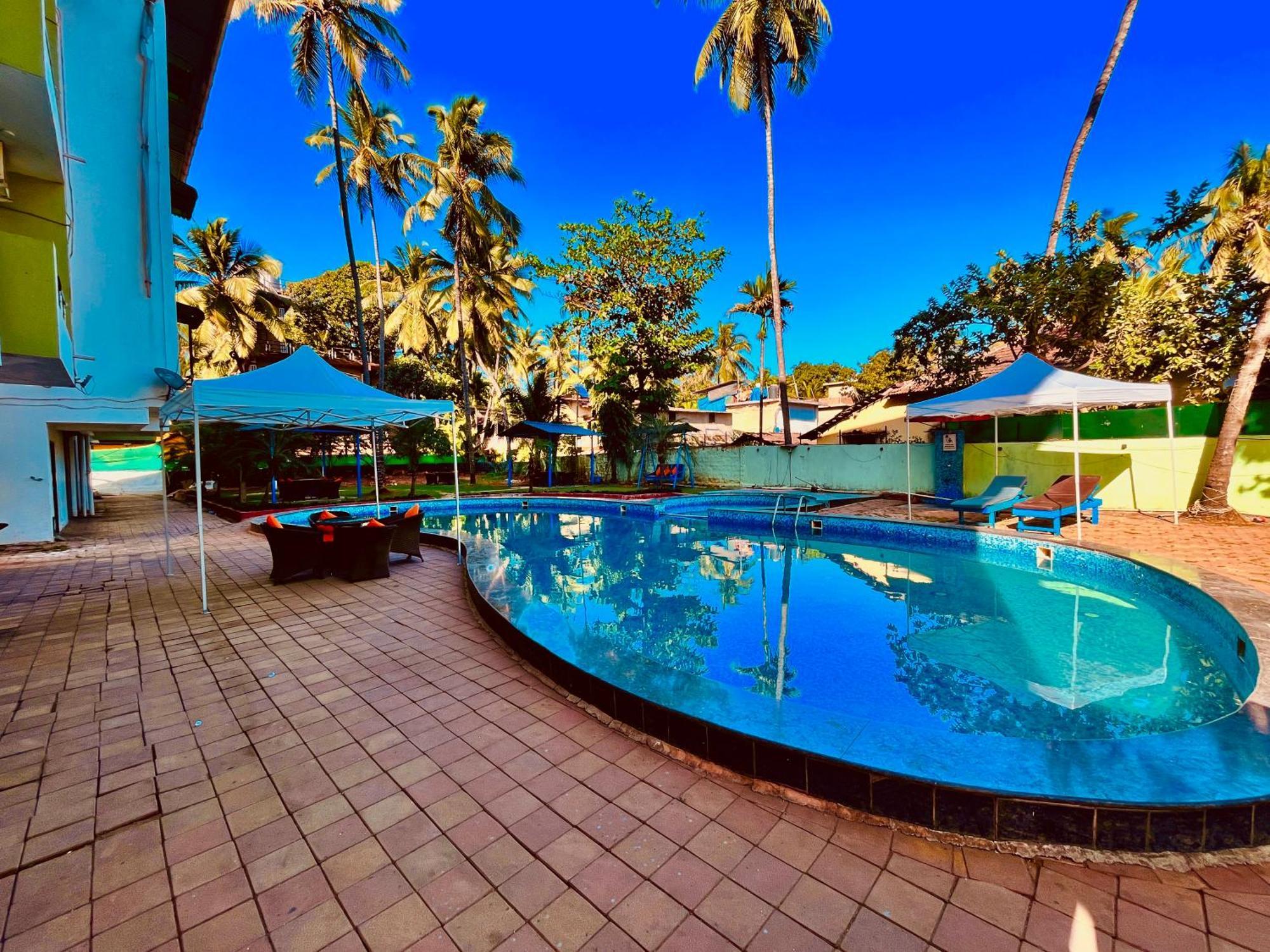 Summer Beach Resort, Goa - #Near Baga Beach #Swimming Pool #Garden #Bar #Lift #Premium Rooms #Property Of The Year #70565-84665 Calangute Ngoại thất bức ảnh