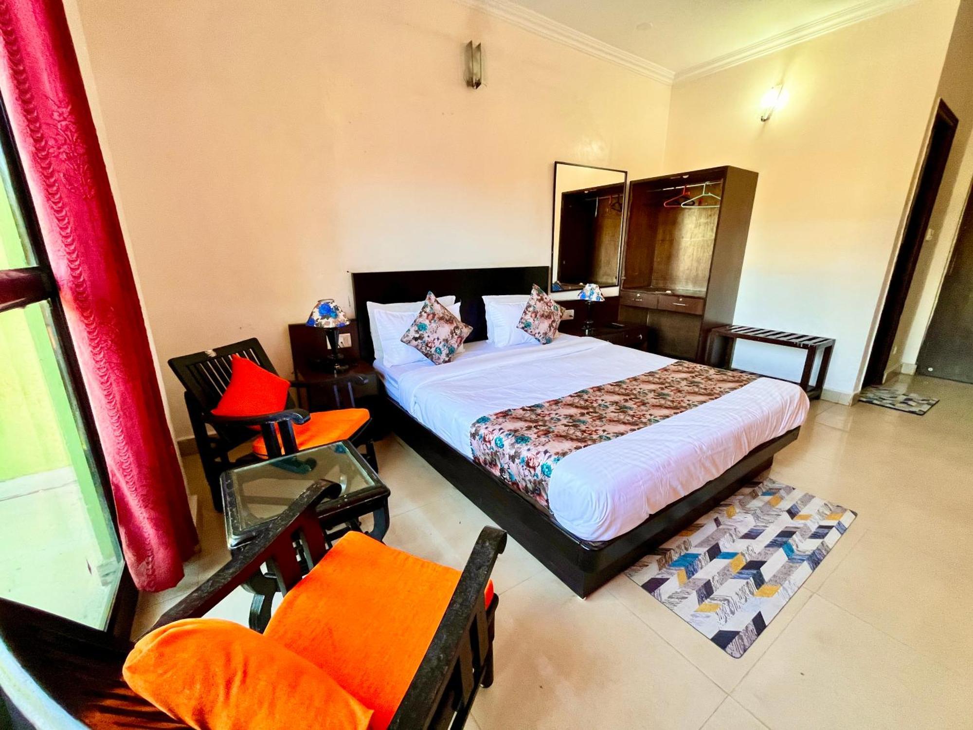 Summer Beach Resort, Goa - #Near Baga Beach #Swimming Pool #Garden #Bar #Lift #Premium Rooms #Property Of The Year #70565-84665 Calangute Ngoại thất bức ảnh
