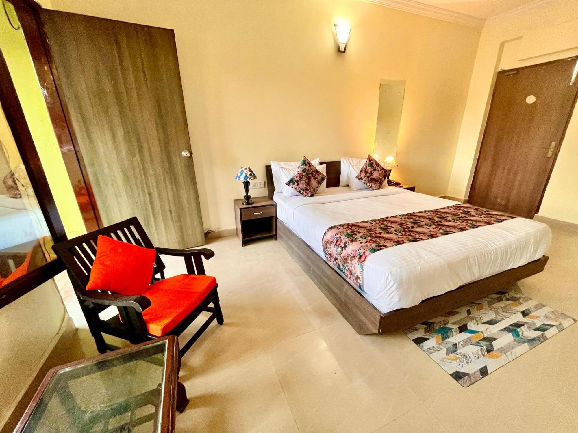 Summer Beach Resort, Goa - #Near Baga Beach #Swimming Pool #Garden #Bar #Lift #Premium Rooms #Property Of The Year #70565-84665 Calangute Ngoại thất bức ảnh