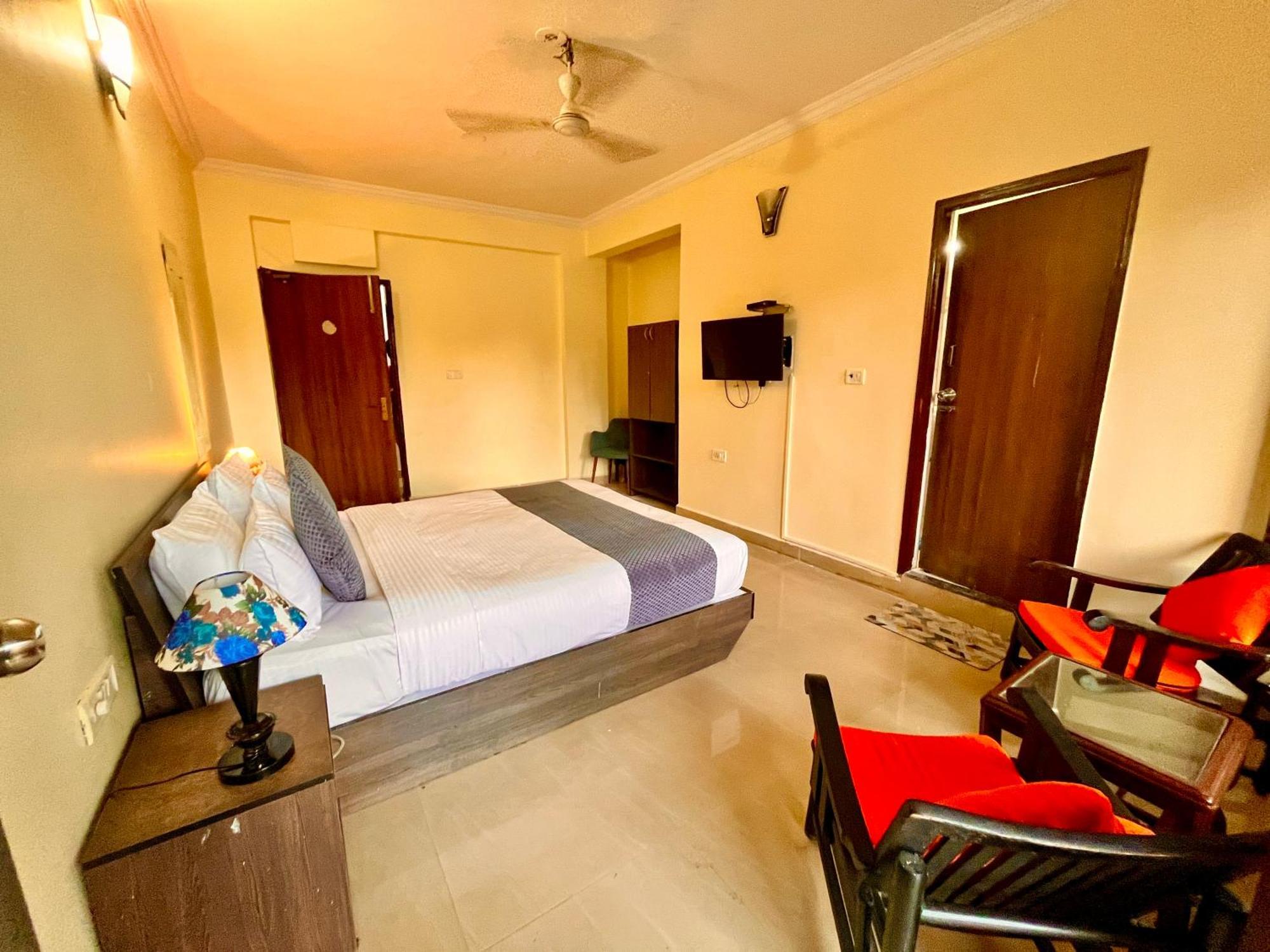 Summer Beach Resort, Goa - #Near Baga Beach #Swimming Pool #Garden #Bar #Lift #Premium Rooms #Property Of The Year #70565-84665 Calangute Ngoại thất bức ảnh