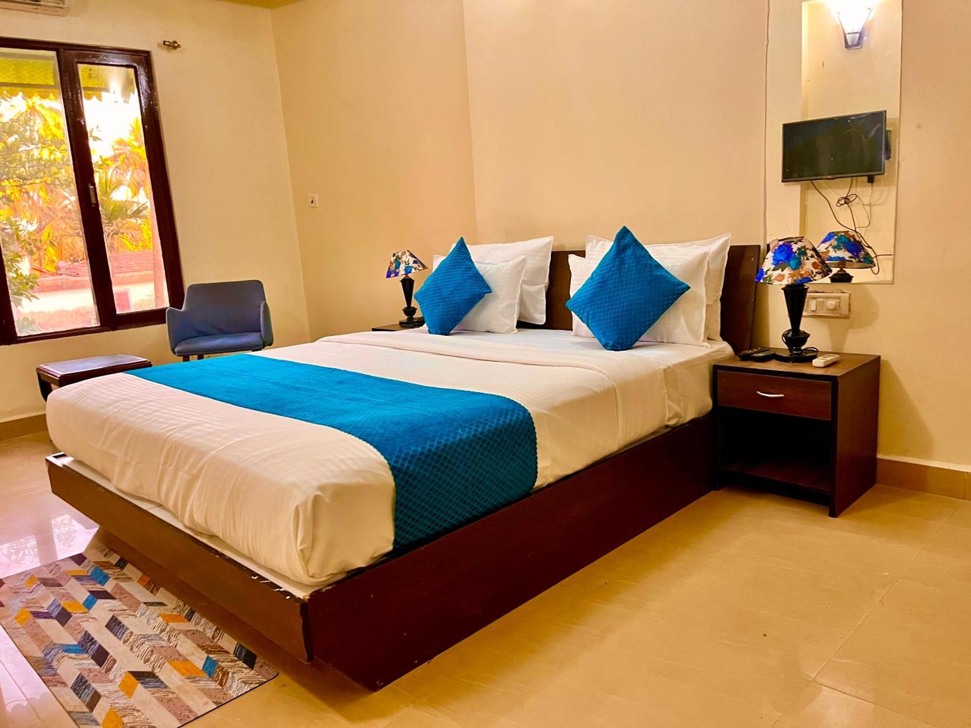 Summer Beach Resort, Goa - #Near Baga Beach #Swimming Pool #Garden #Bar #Lift #Premium Rooms #Property Of The Year #70565-84665 Calangute Ngoại thất bức ảnh